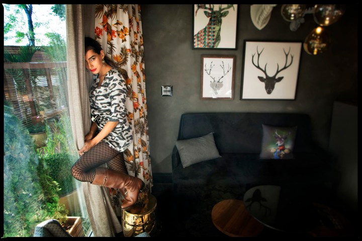 vestido TVZ, anel ANIELLE TCHEKMENIAN, bota MARCIA MELLO