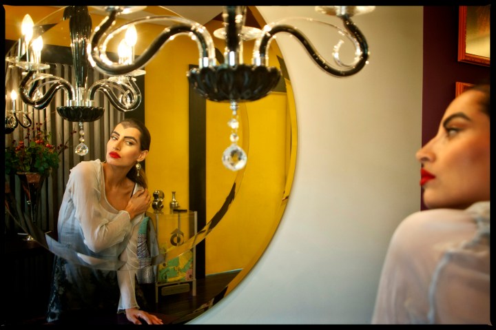 vestido TVZ, bota MARCIA MELLO, brinco ANIELLE TCHEKMENIAN