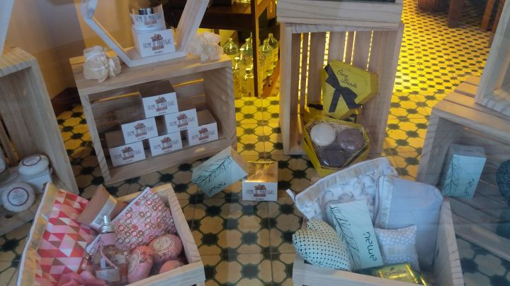 Vitrine Atelie Casagrande para Avatim Cambui - Abril 2016 @ MONDO MODA