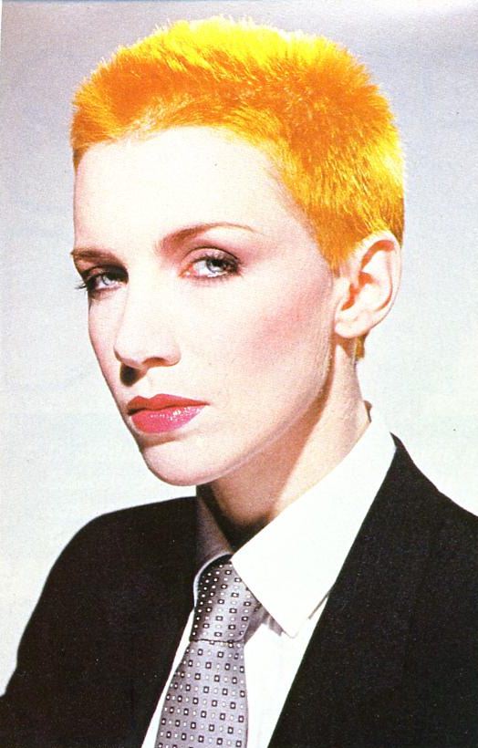 Annie Lennox, 1983, Pixie Cut in Sweet Dreams Are Made of This @ divulgação