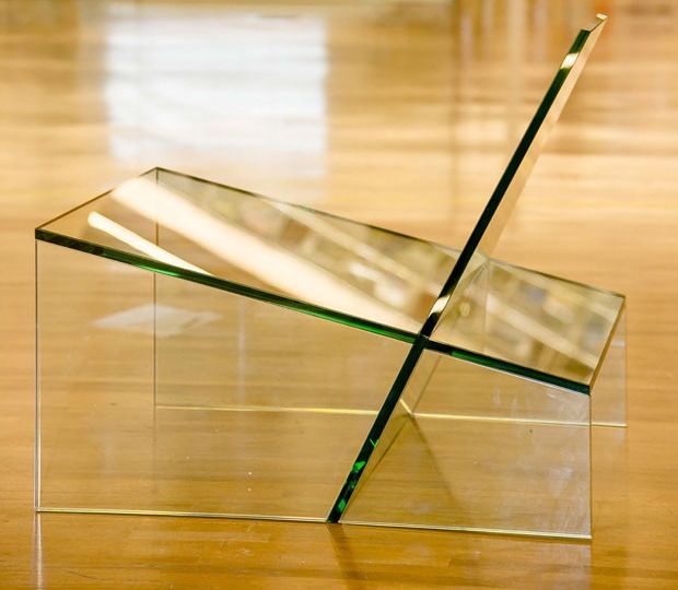 poltrona-hum-assinada-por-zanini-de-zanine-divulgacao