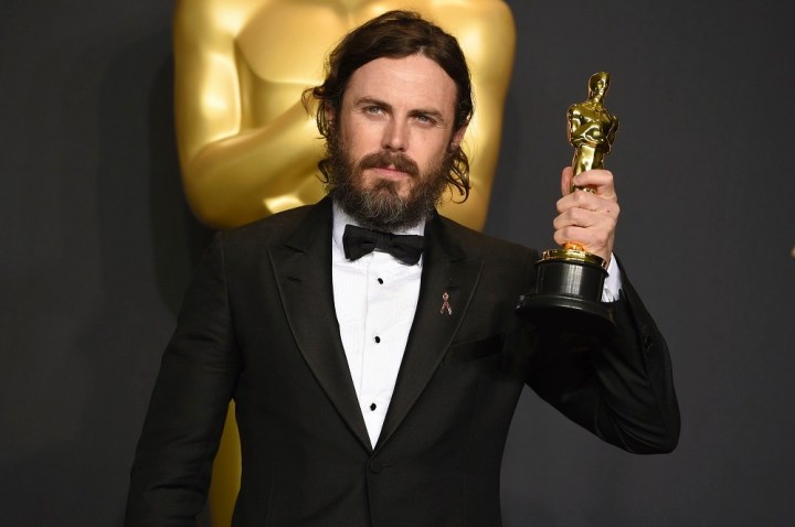 Oscar 2017 Casey Affleck vence como Melhor Ator por Manchester à Beira-Mar @ Jordan Strauss/Invision/AP)