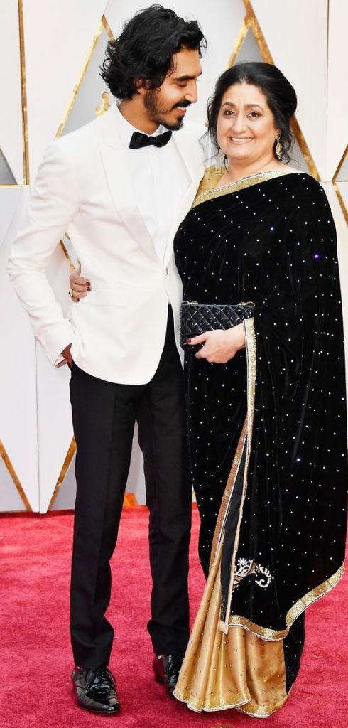 Oscar 2017 Dev Patel (Burberry) e mãe @ Getty